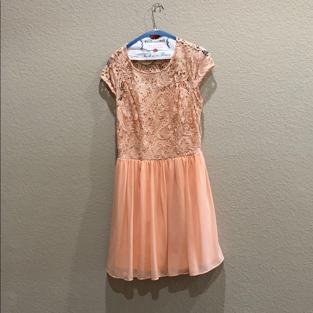 Short sleeve dress